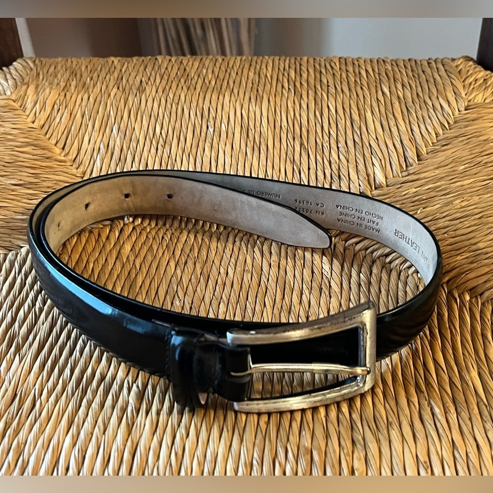 Vintage LIZ CLAIBORNE Black Italian Leather Belt Size Medium Silver tone Buckle